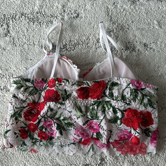 Victoria’s Secret rose medium bralette - Picture 2 of 2